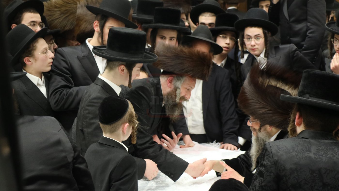 האדמו"ר מסקולען לייקווד בשבת בשכונת 'אוק וויין' 