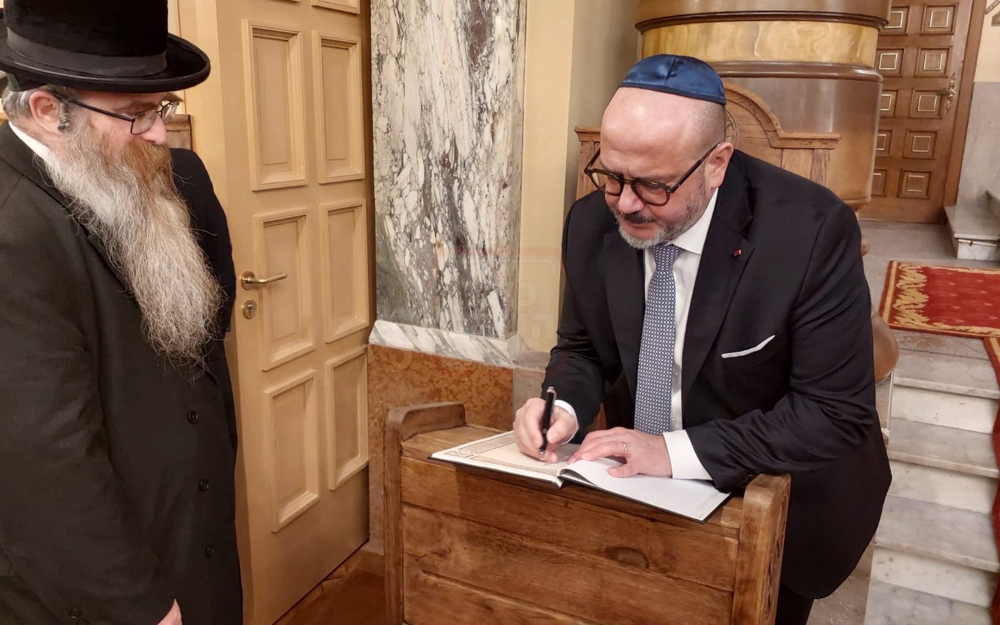 שר הביטחון של בלגיה בביקור בקהילה היהודית באנטווערפן