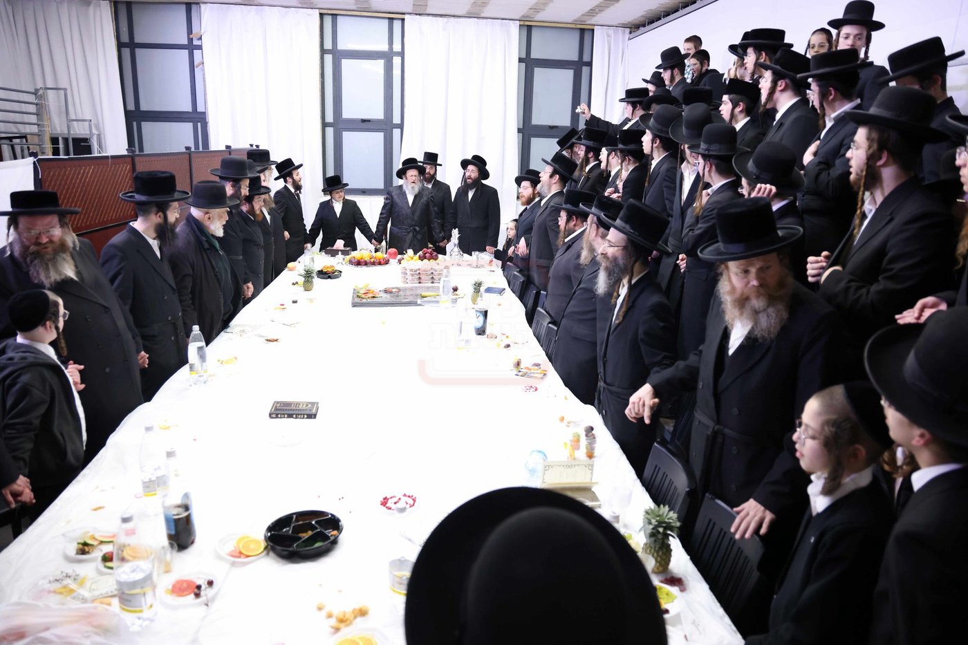 האדמו"ר מדינוב בטיש ט"ו בשבט