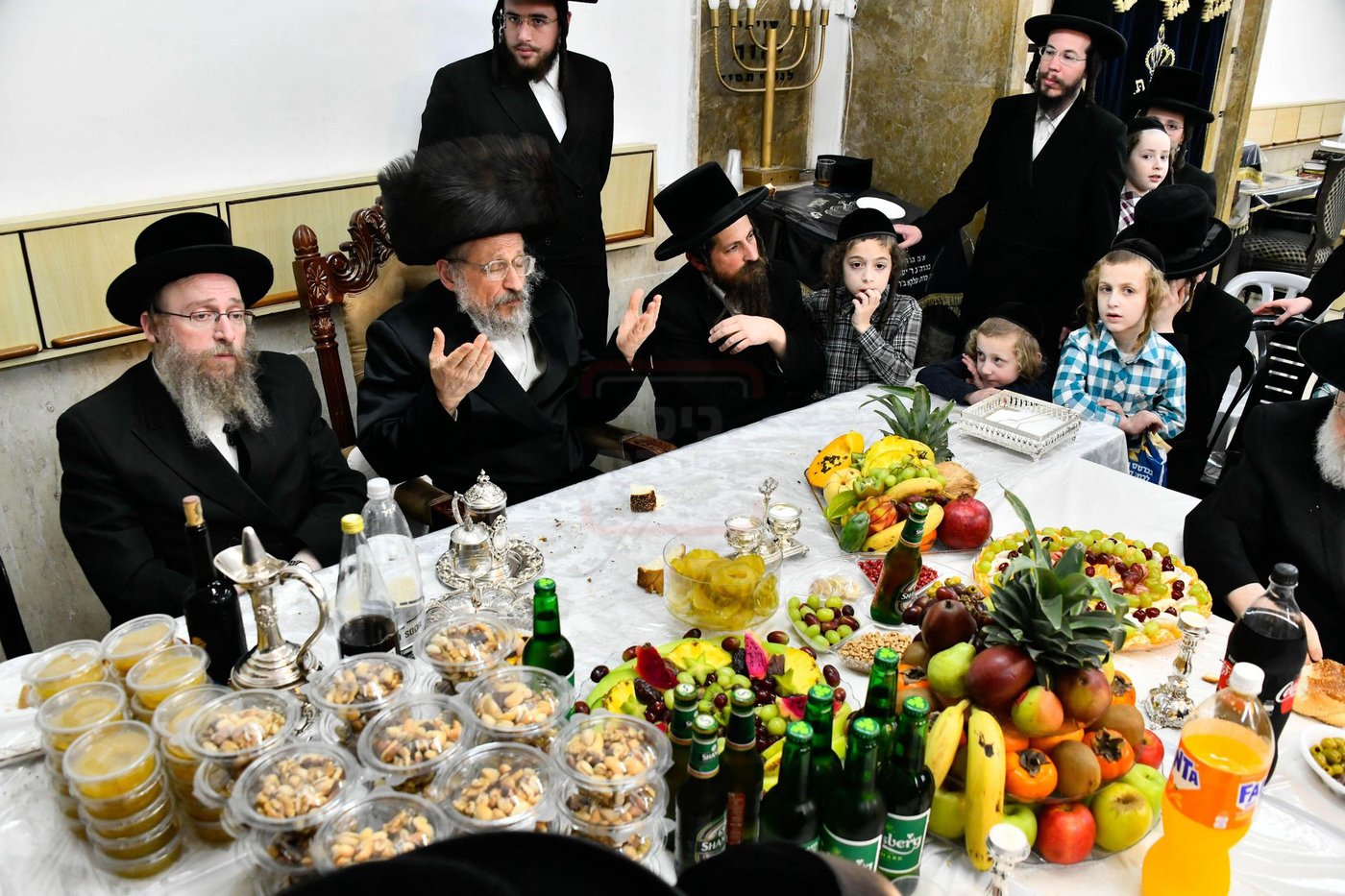 האדמו"ר מאנטניא בטיש ט"ו בשבט