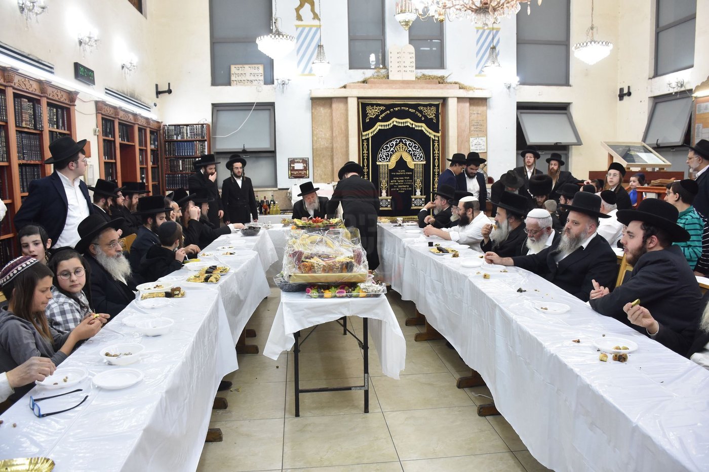 האדמו"ר מאשלג בטיש ט"ו בשבט