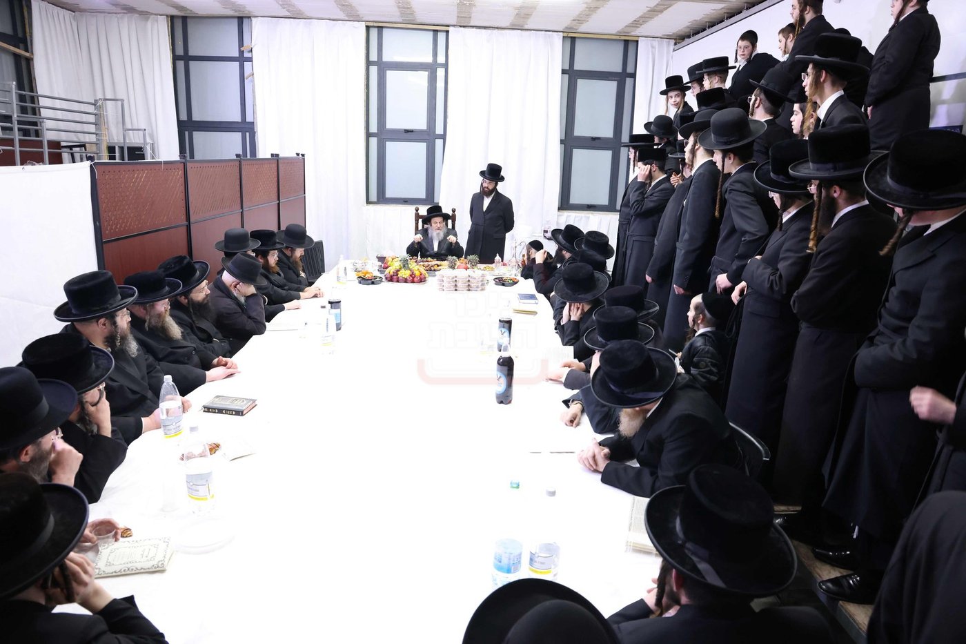 האדמו"ר מדינוב בטיש ט"ו בשבט