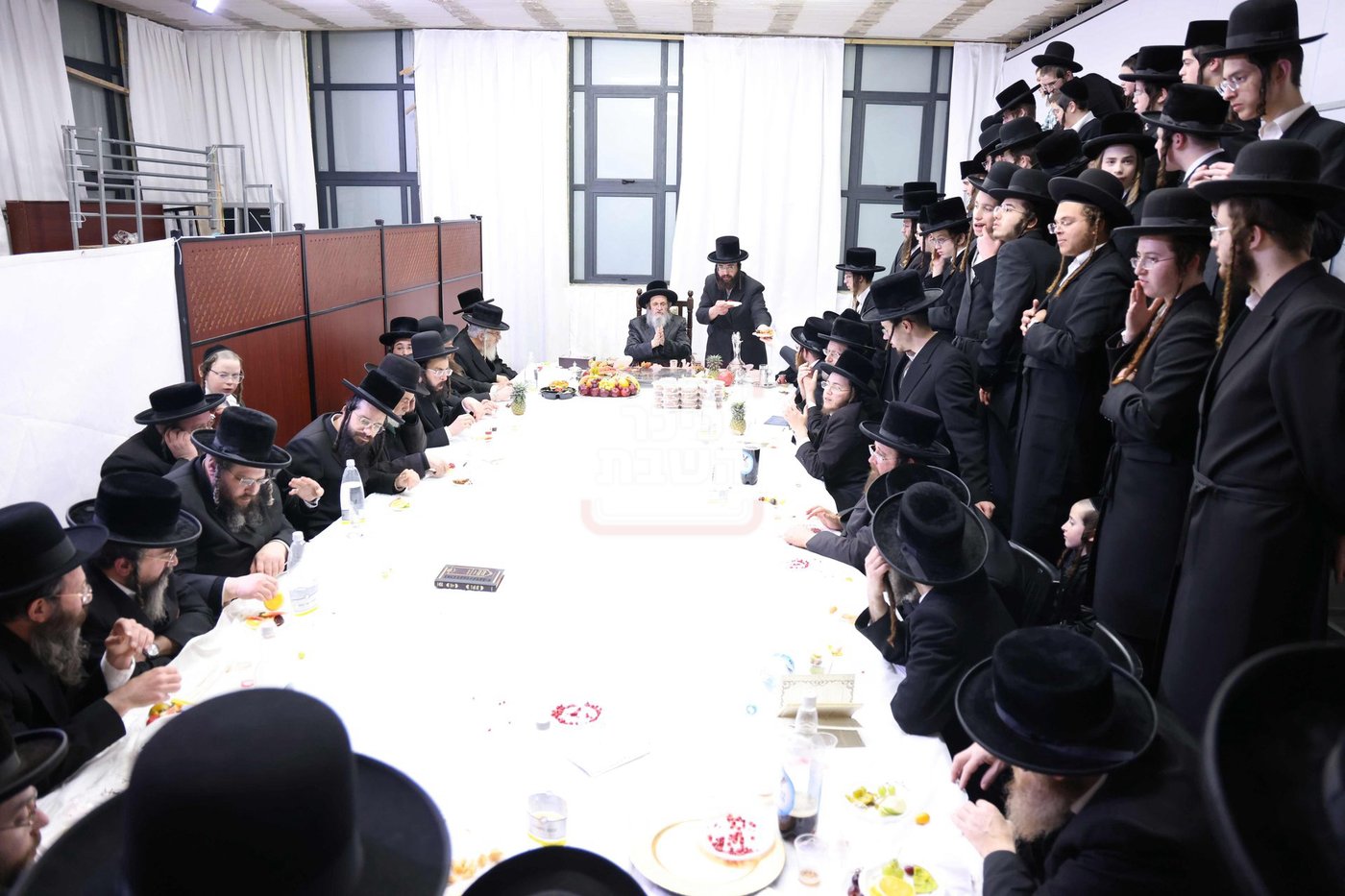 האדמו"ר מדינוב בטיש ט"ו בשבט