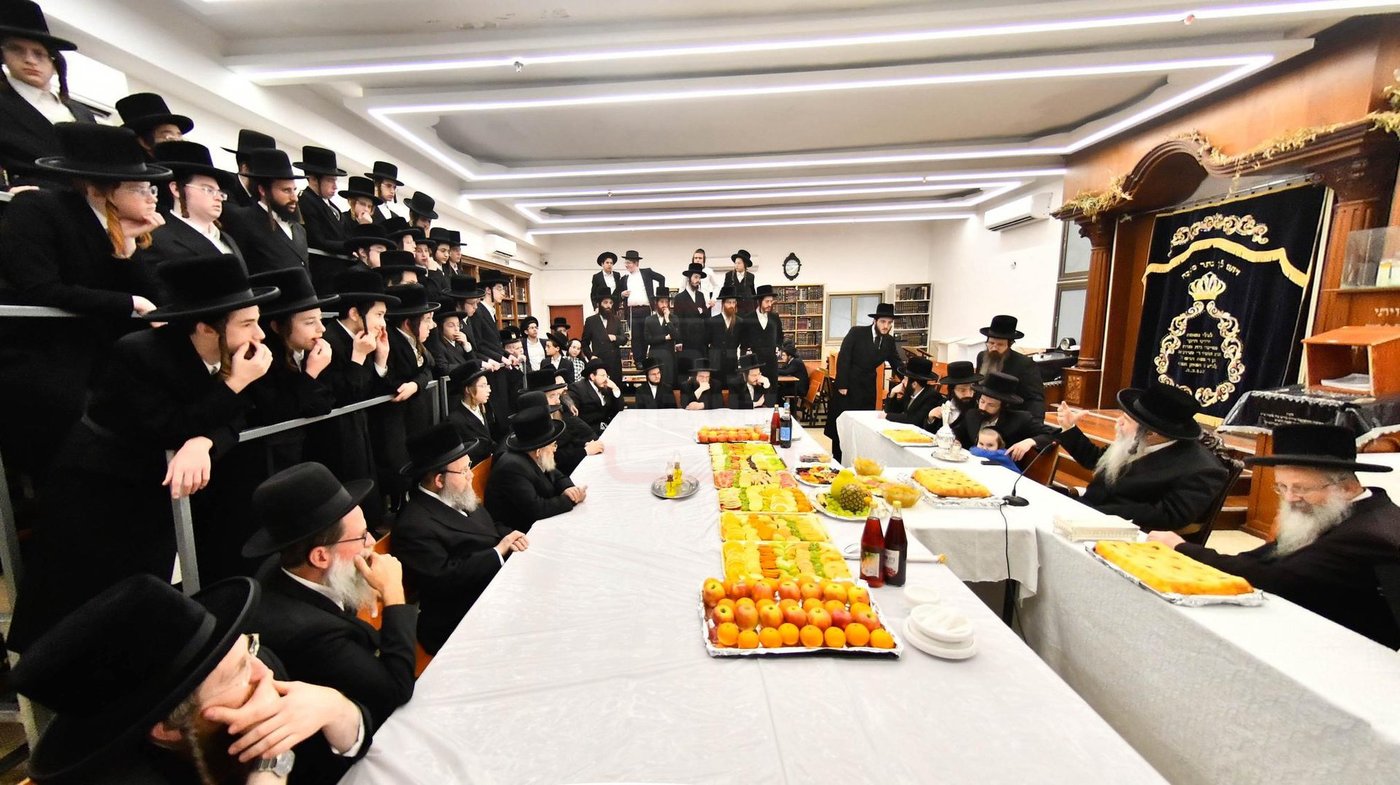 האדמו"ר מקודינוב בטיש ט"ו בשבט