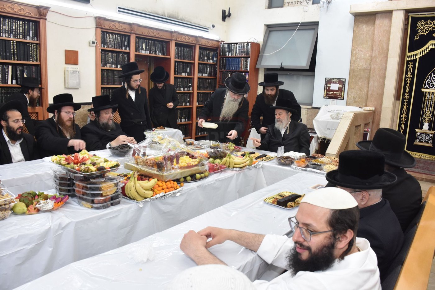 האדמו"ר מאשלג בטיש ט"ו בשבט