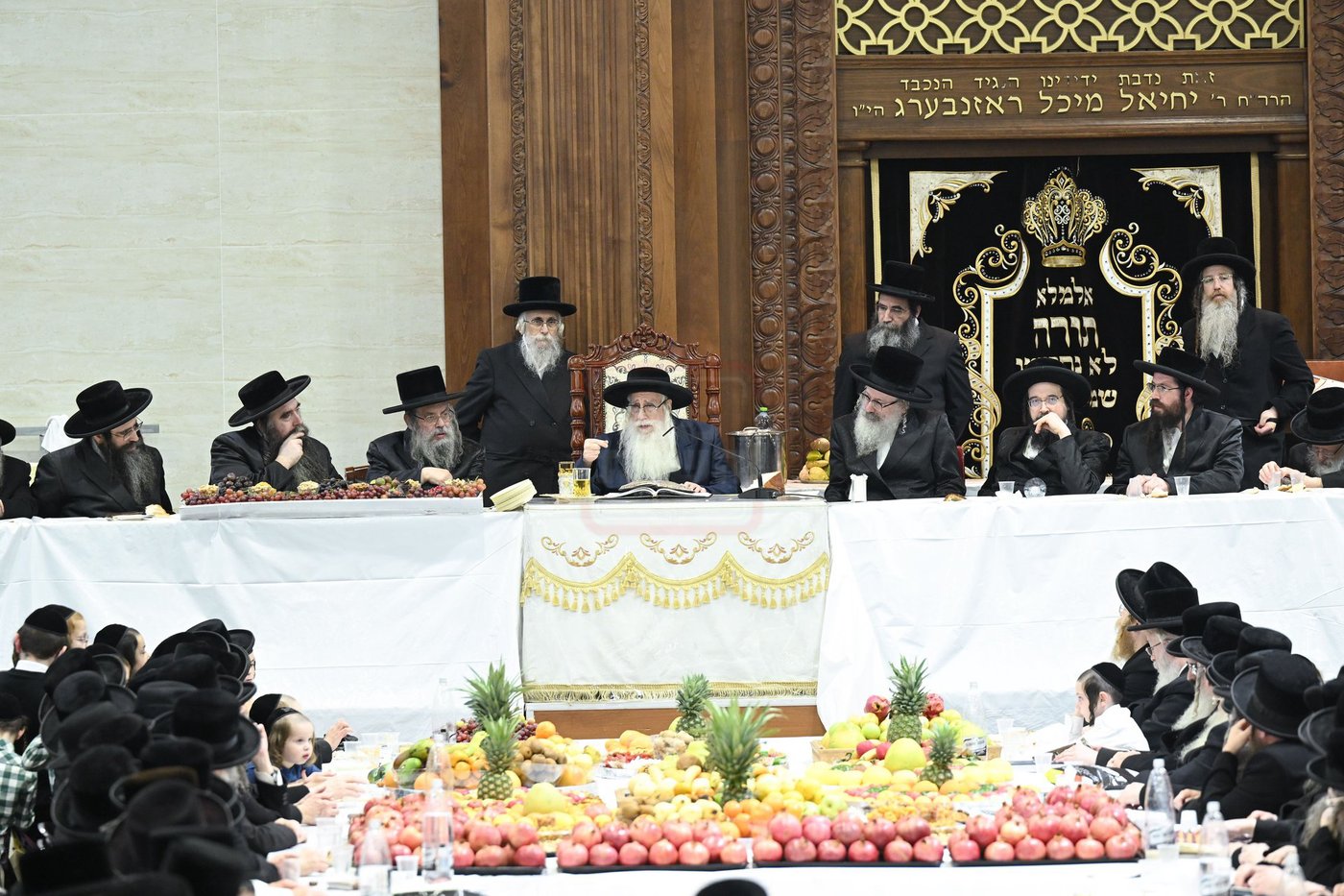 ט"ו בשבט בחצה"ק צאנז