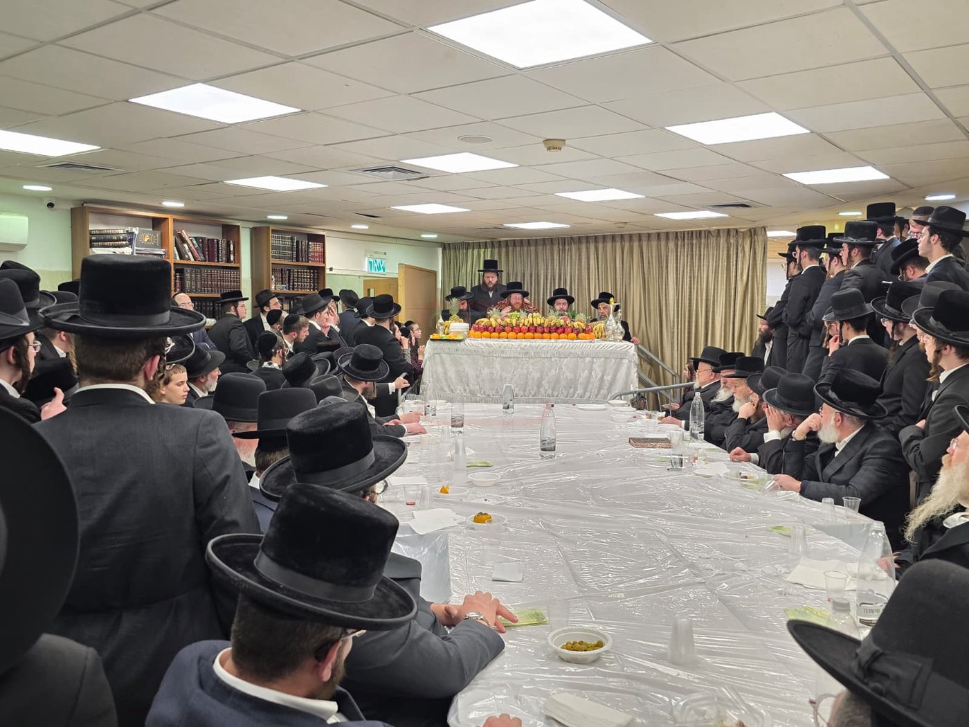 האדמו"ר מקאליב בטיש ט"ו בשבט 