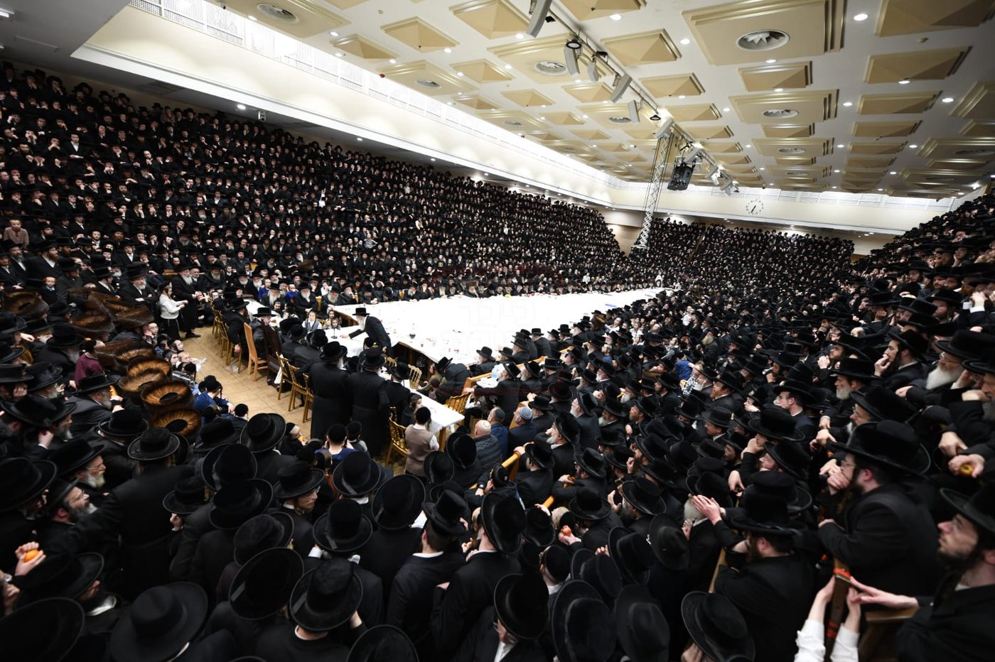 האדמו"ר מבעלזא בטיש ט"ו בשבט 