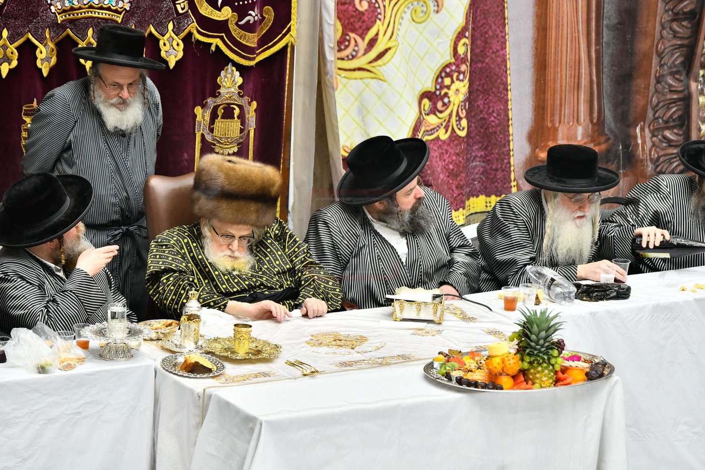 האדמו"ר מתולדות אברהם יצחק בטיש ט"ו בשבט