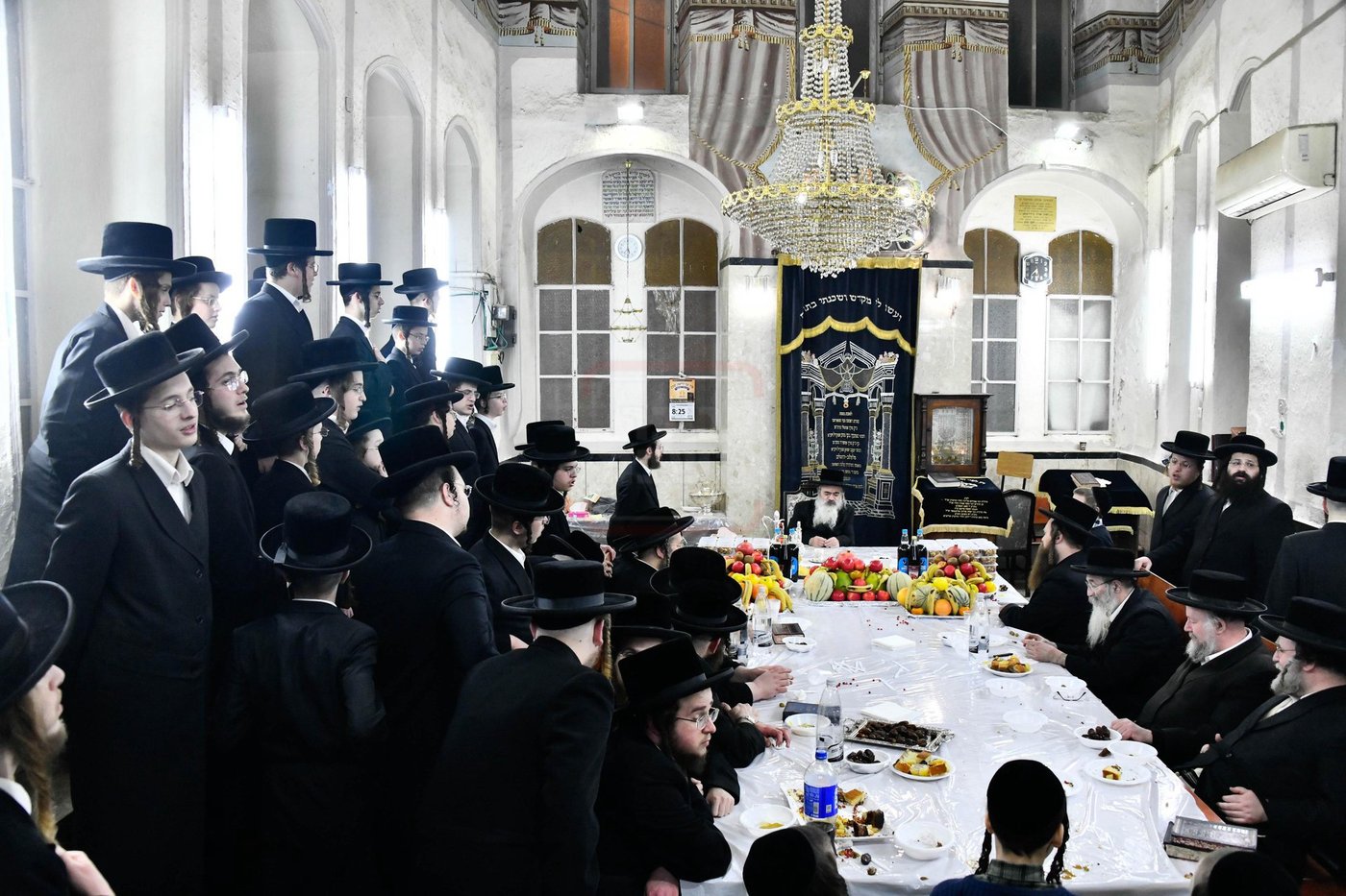 האדמו"ר מלעלוב ירושלים בטיש ט"ו בשבט