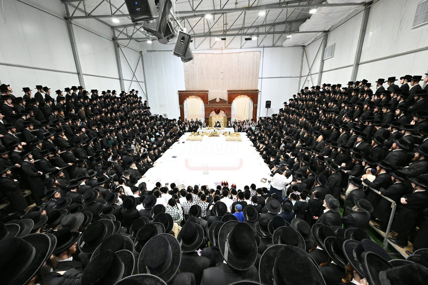 האדמו"ר מדארג בטיש ט"ו בשבט