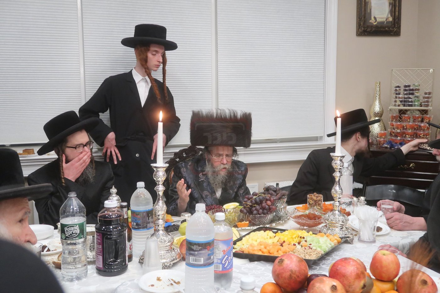 טיש במונרו של האדמו"ר מקרעטשניף סיגעט וויליאמסבורג