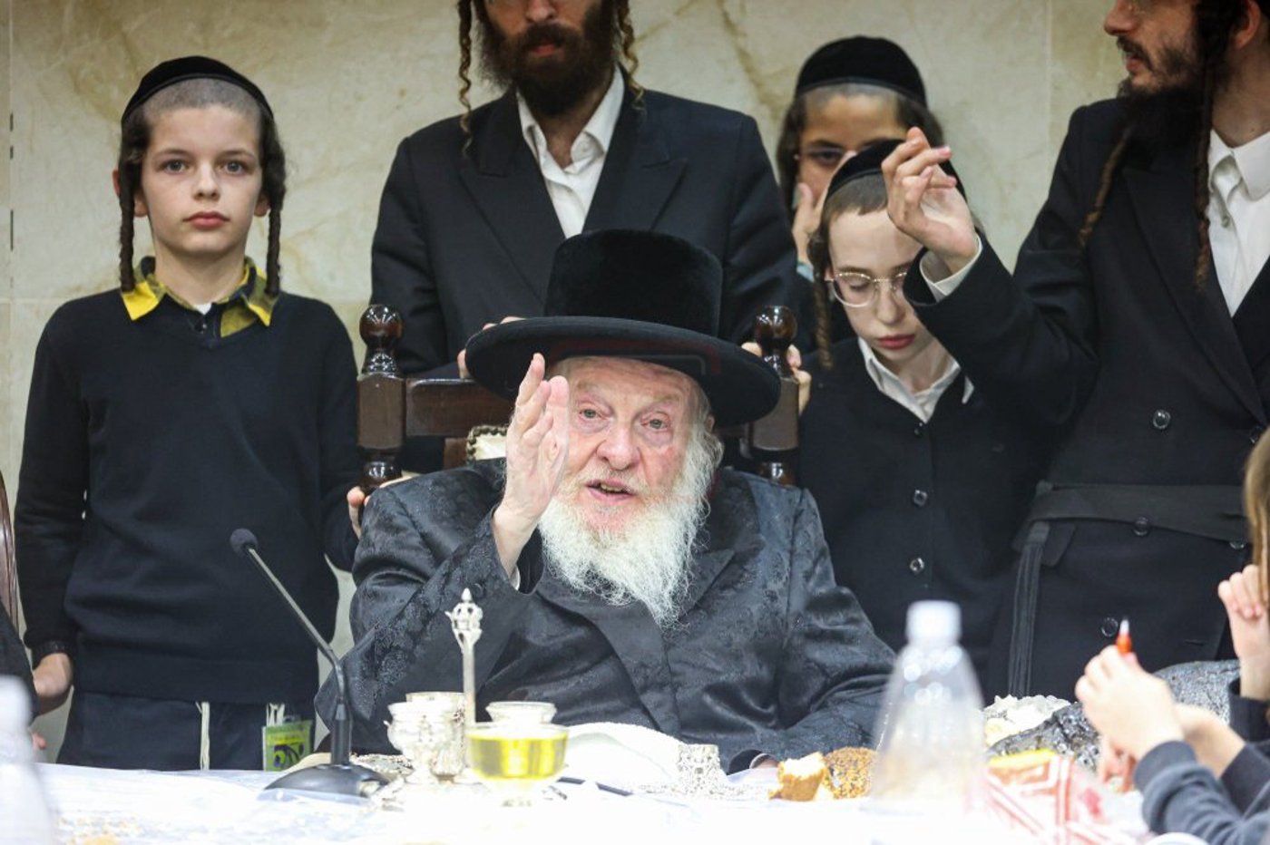 מראות חיי האדמו"ר המהרי"ד מלעלוב זי"ע