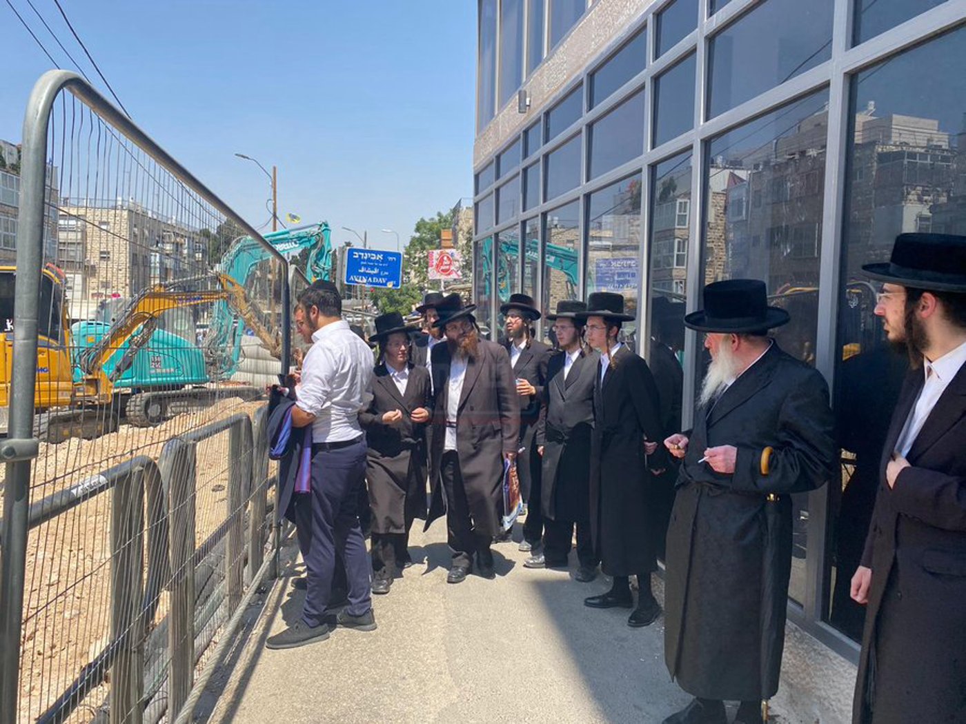 מראות חיי האדמו"ר המהרי"ד מלעלוב זי"ע