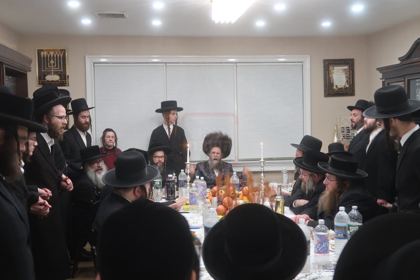 טיש במונרו של האדמו"ר מקרעטשניף סיגעט וויליאמסבורג