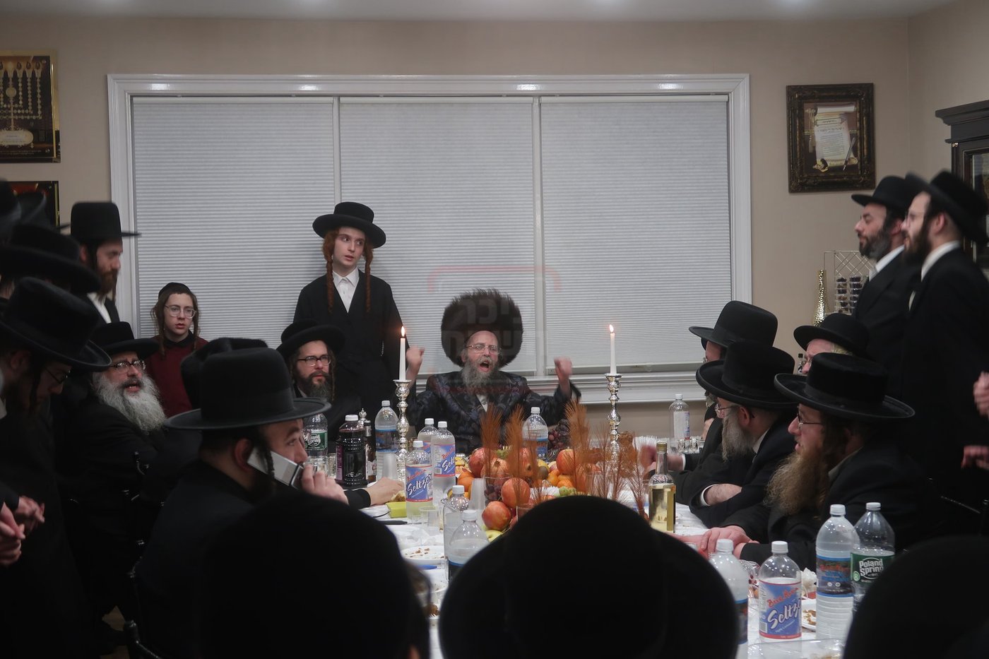 טיש במונרו של האדמו"ר מקרעטשניף סיגעט וויליאמסבורג