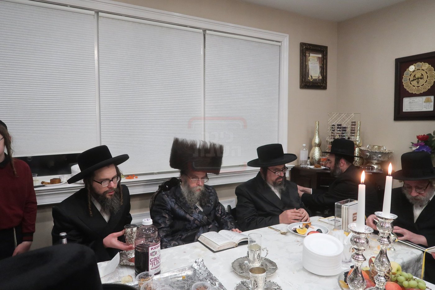 טיש במונרו של האדמו"ר מקרעטשניף סיגעט וויליאמסבורג