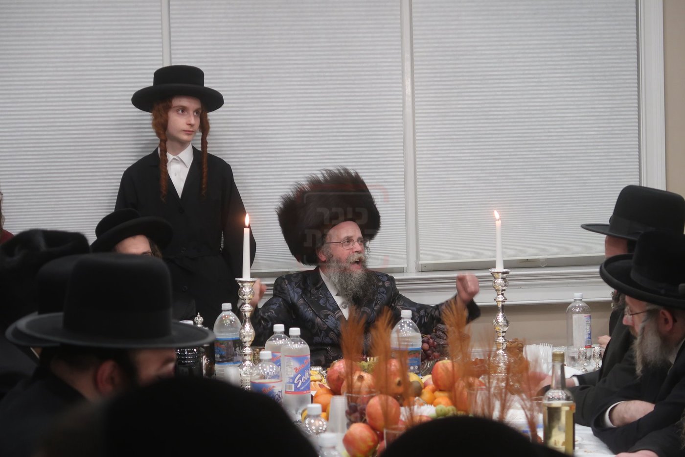 טיש במונרו של האדמו"ר מקרעטשניף סיגעט וויליאמסבורג