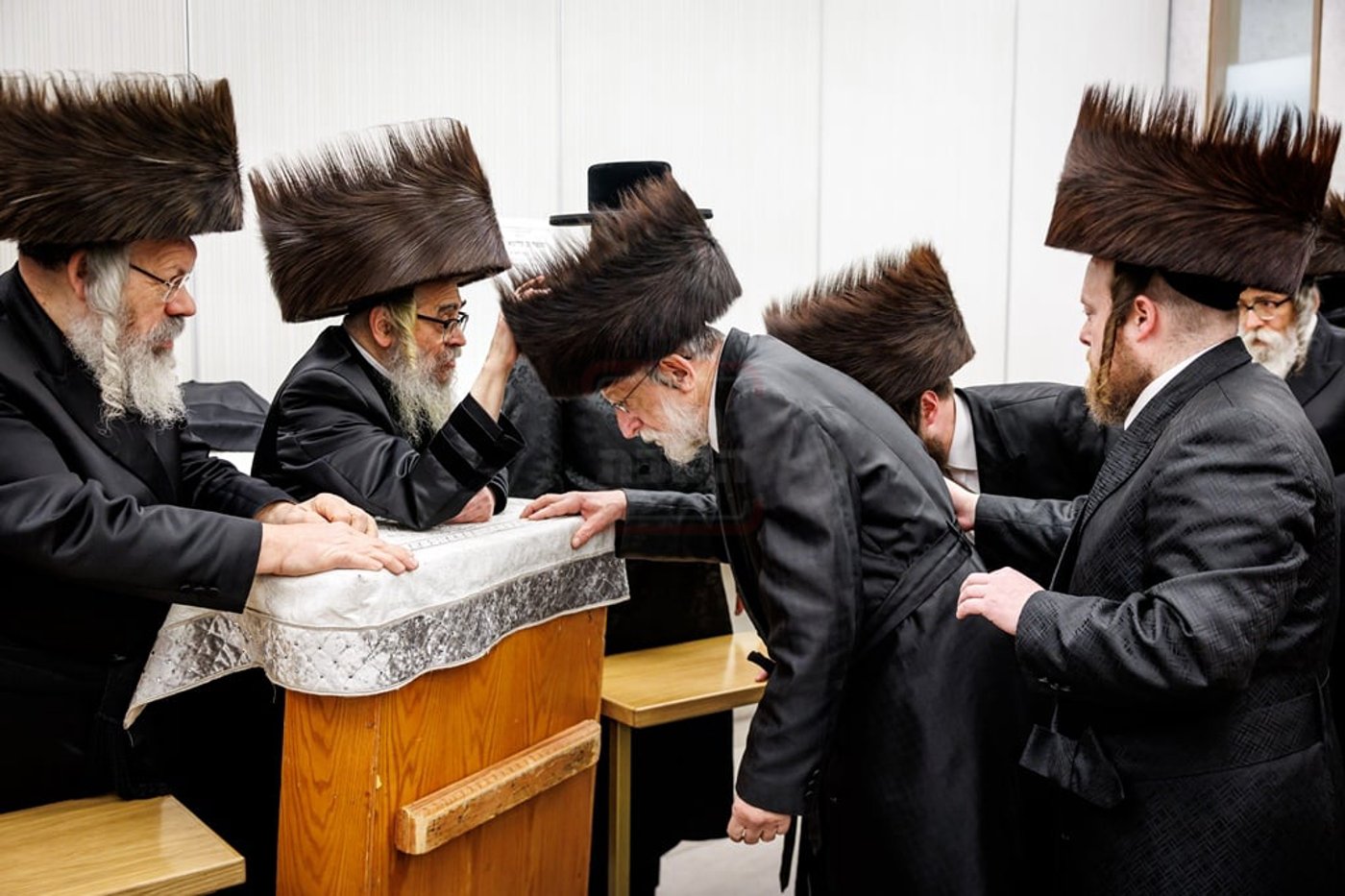 האדמו"ר מסאטמר בברכת הבנים