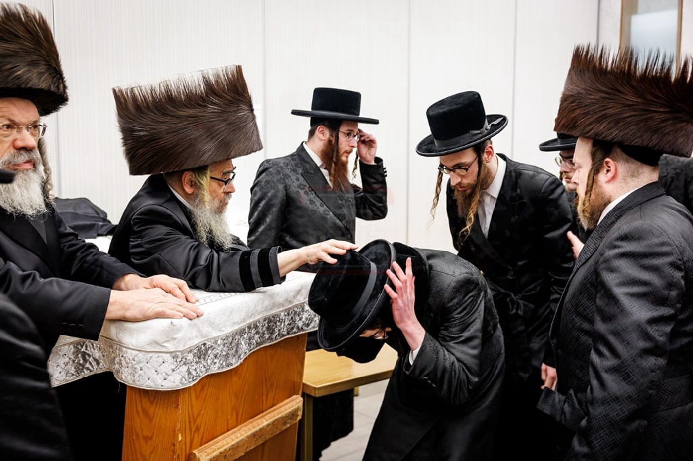 האדמו"ר מסאטמר בברכת הבנים