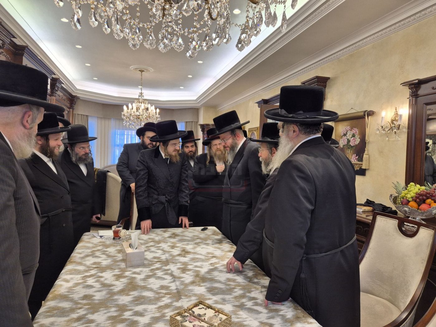 משלחת קהילות בעלזא אצל האדמו"ר מסאדיגורה בלונדון 