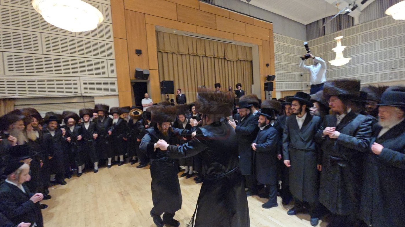 האדמו"ר מסאדיגורה בשמחת נישואי גיסו בלונדון