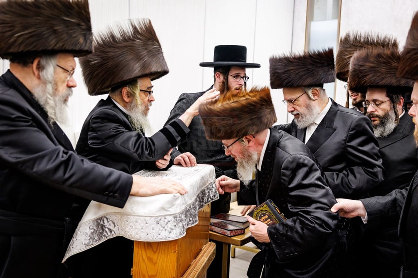 האדמו"ר מסאטמר בברכת הבנים