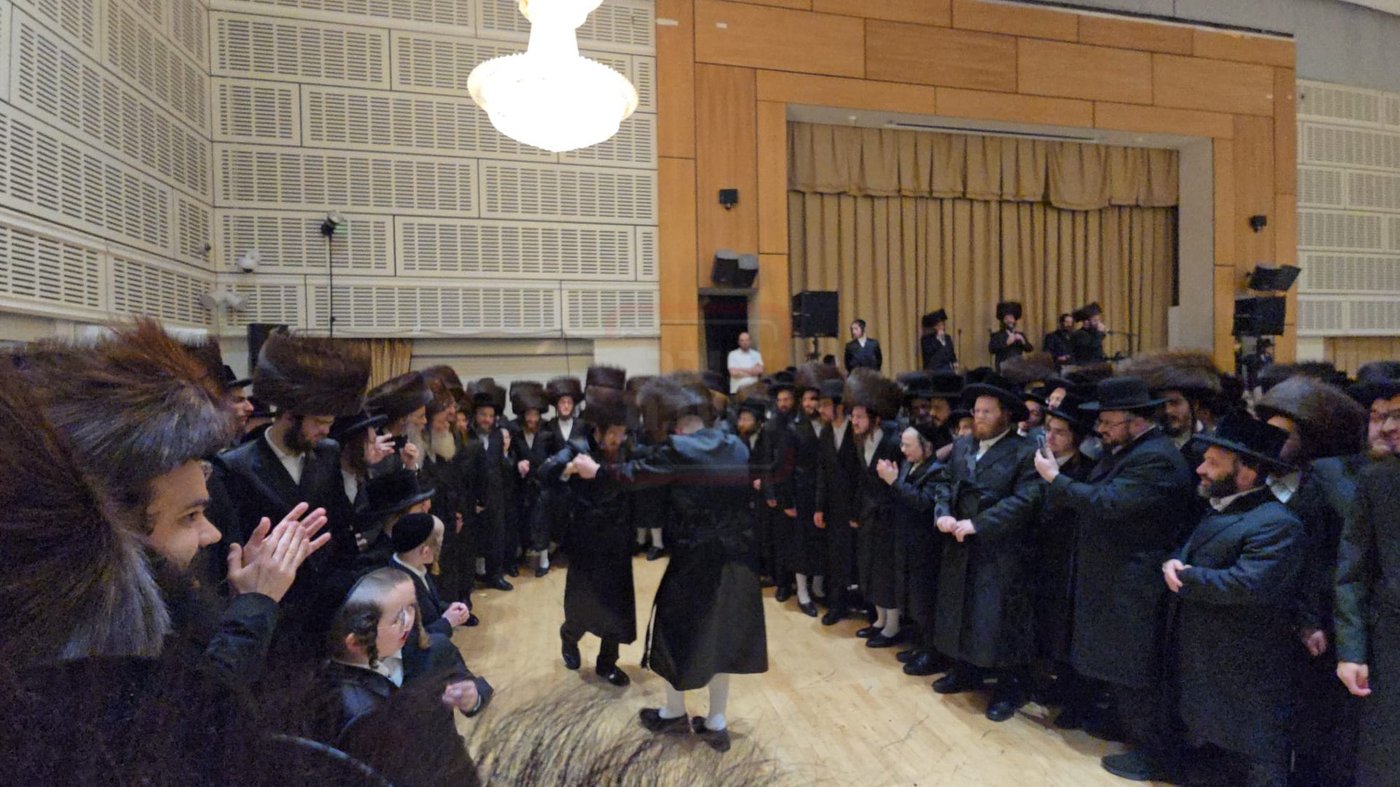 האדמו"ר מסאדיגורה בשמחת נישואי גיסו בלונדון