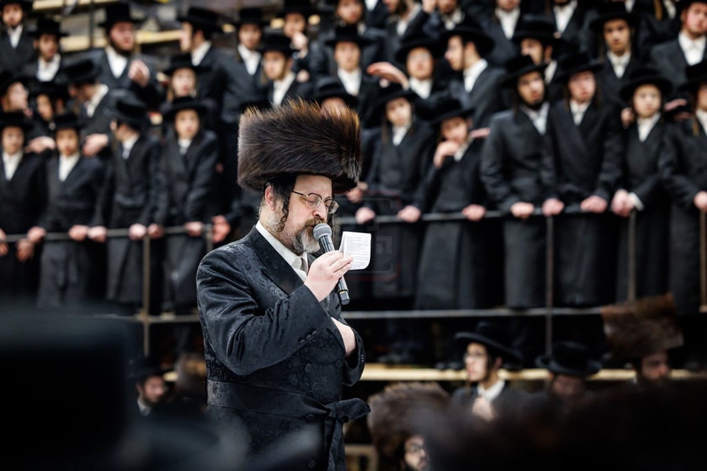 האדמו"ר מסאטמר בברכת הבנים