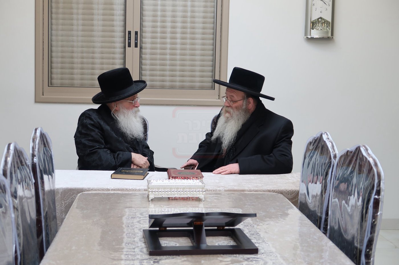 האדמו"ר מלעלוב בראנוביץ בביקור אצל הגה"צ רבי אהרן טוסיג