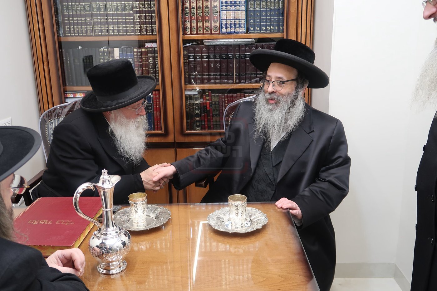 הגרח"צ מייזליש בביקור אצל הגה"צ רבי אהרן טוסיג