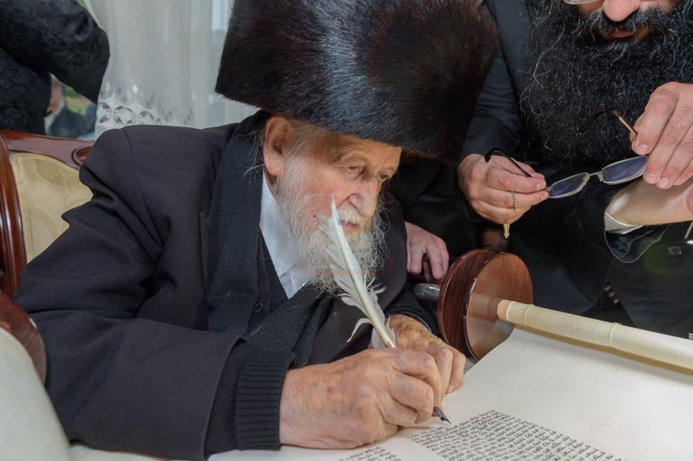 מראות חייו של הגה"צ רבי אליקים שליזנגר זצ"ל