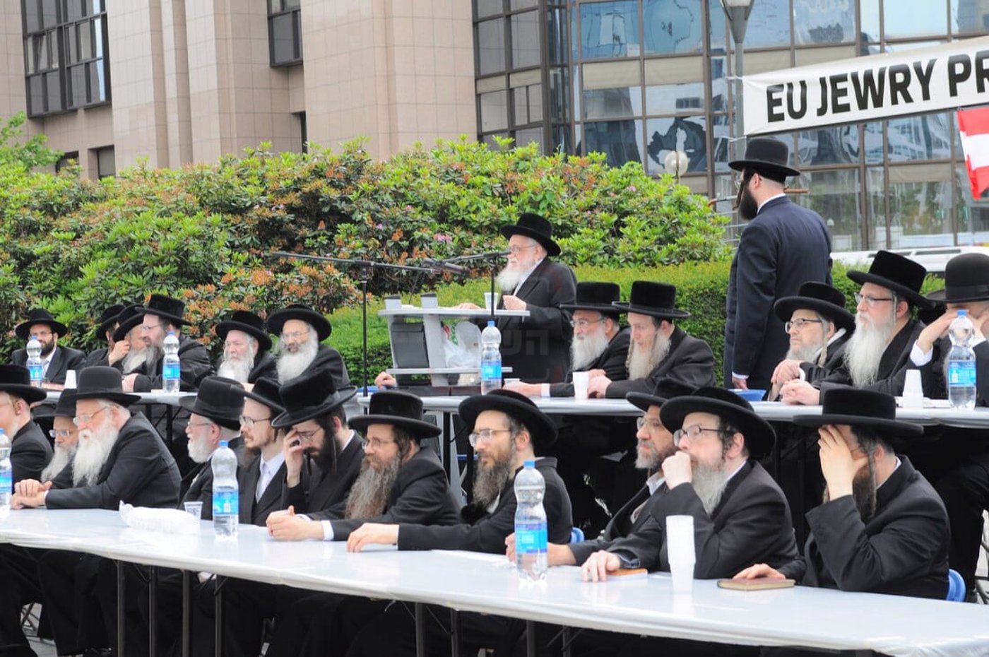 מראות חייו של הגה"צ רבי אליקים שליזנגר זצ"ל