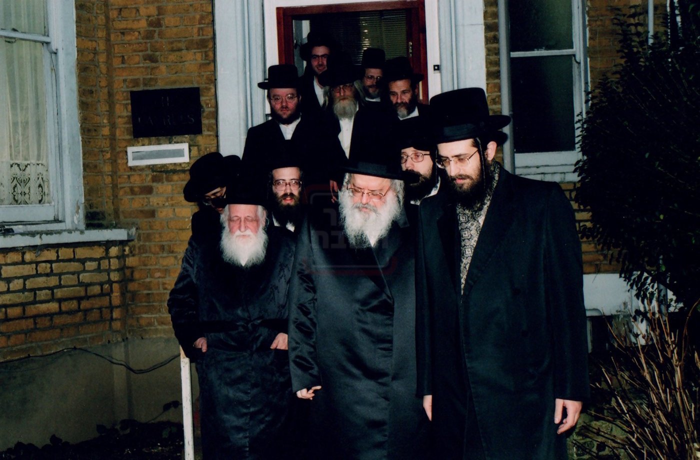 מראות חייו של הגה"צ רבי אליקים שליזנגר זצ"ל