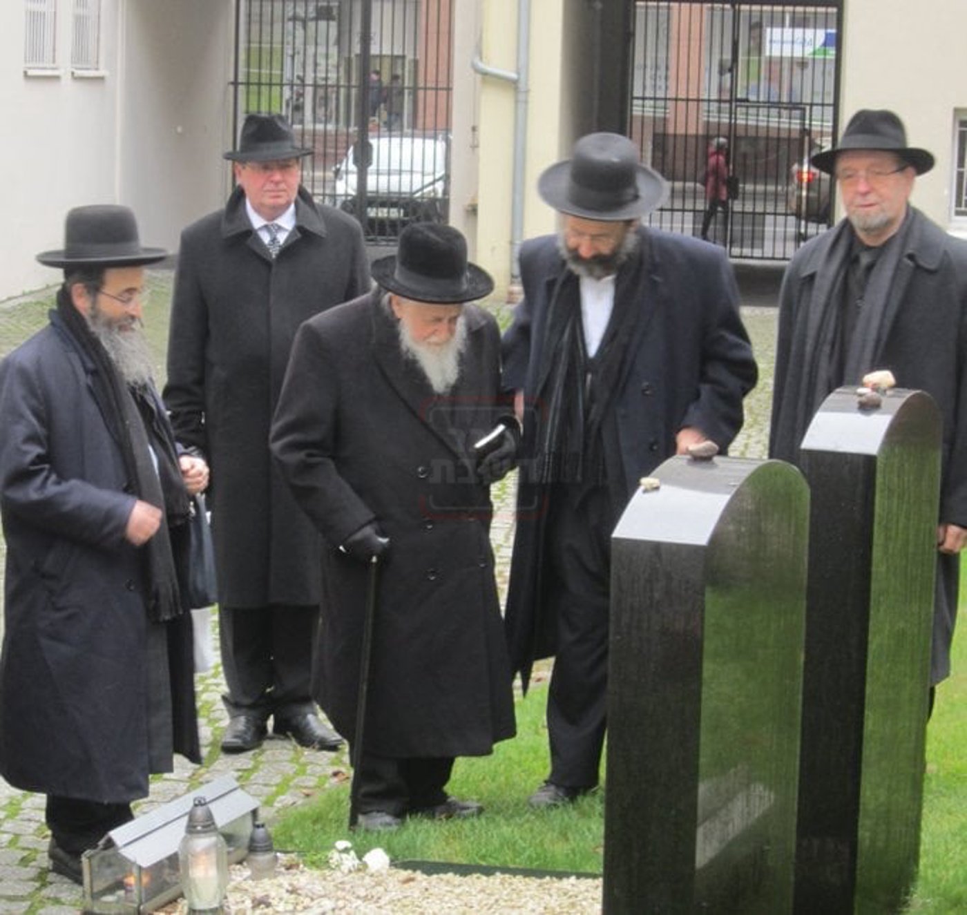 מראות חייו של הגה"צ רבי אליקים שליזנגר זצ"ל