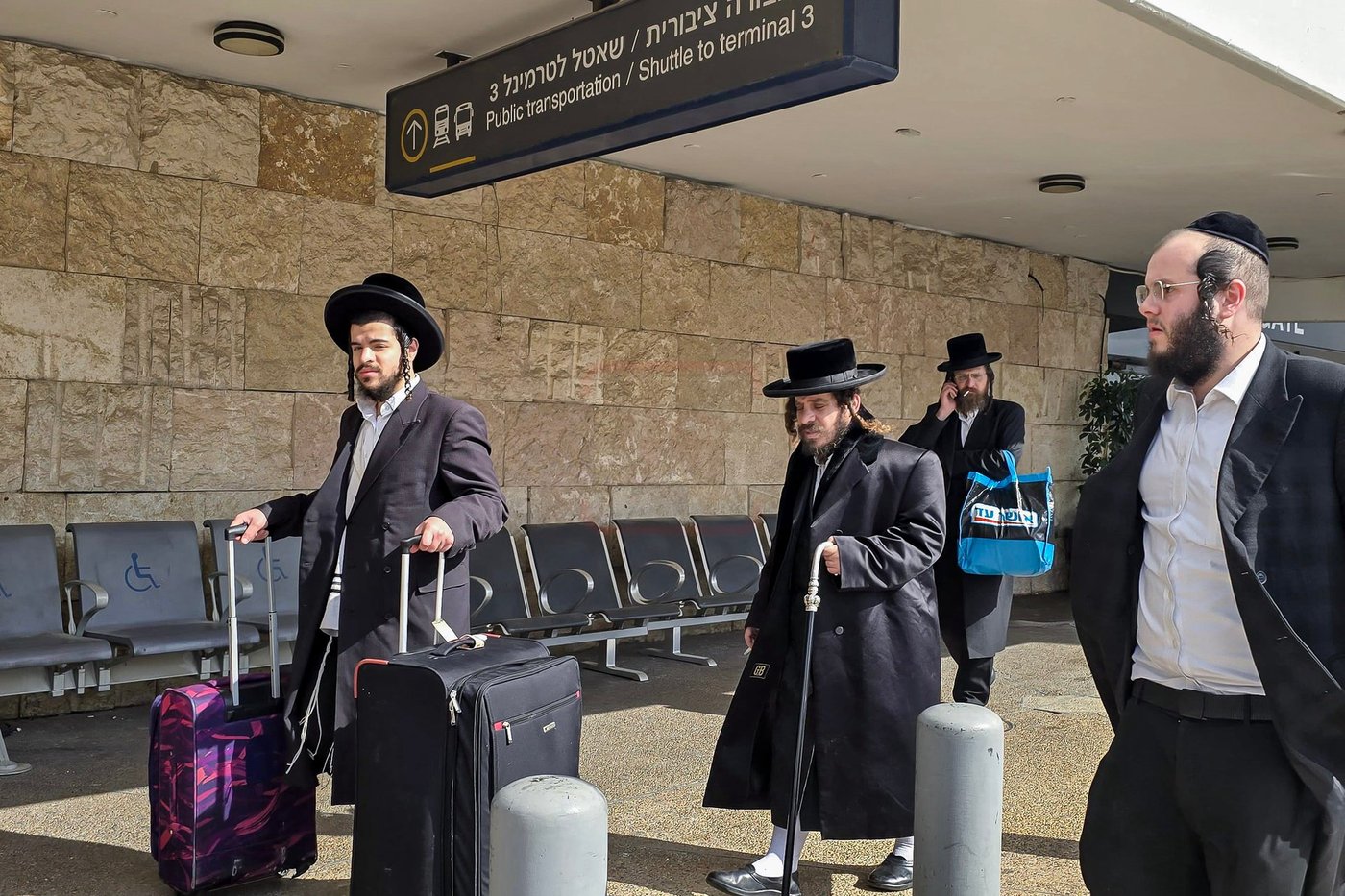 הרבי מקרעטשניף כפר אתא בדרכו לביקור בארה"ב