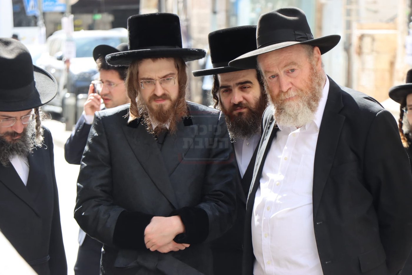 האדמו"ר מסאדיגורה במסע ההלוויה