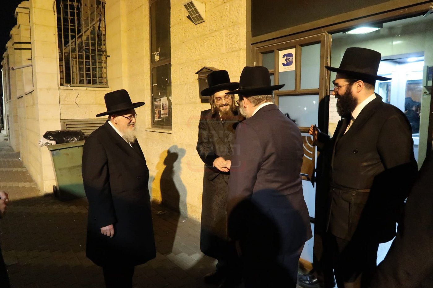 הגאון רבי מרדכי יוסף קורנווסקי בביקור אצל האדמו"ר מסאדיגורה