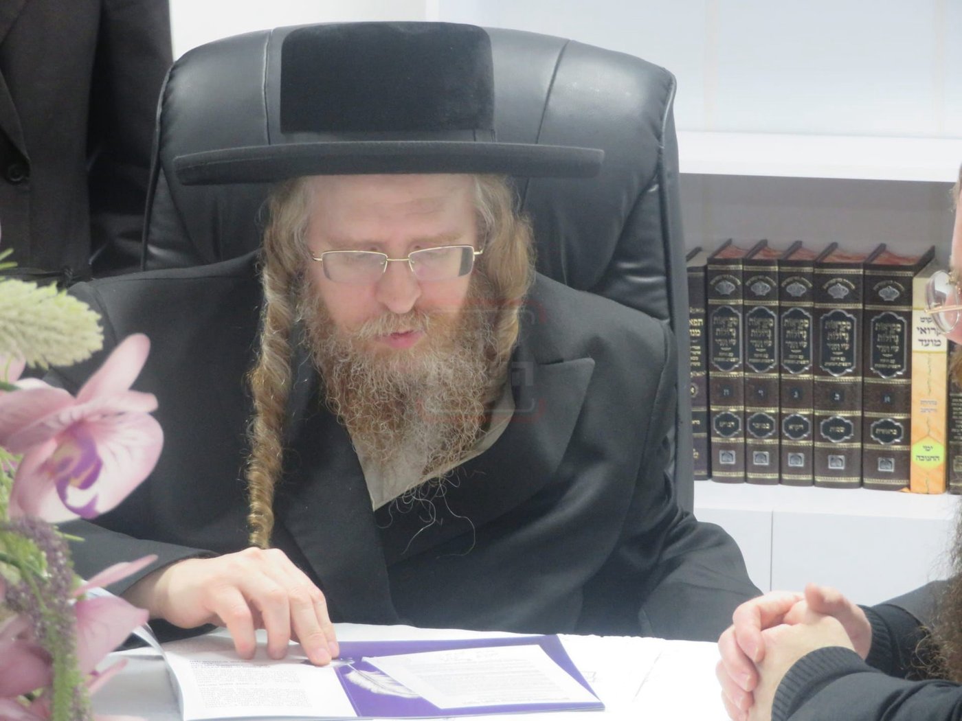 האדמו"ר משומרי אמונים בביקור בעמנואל