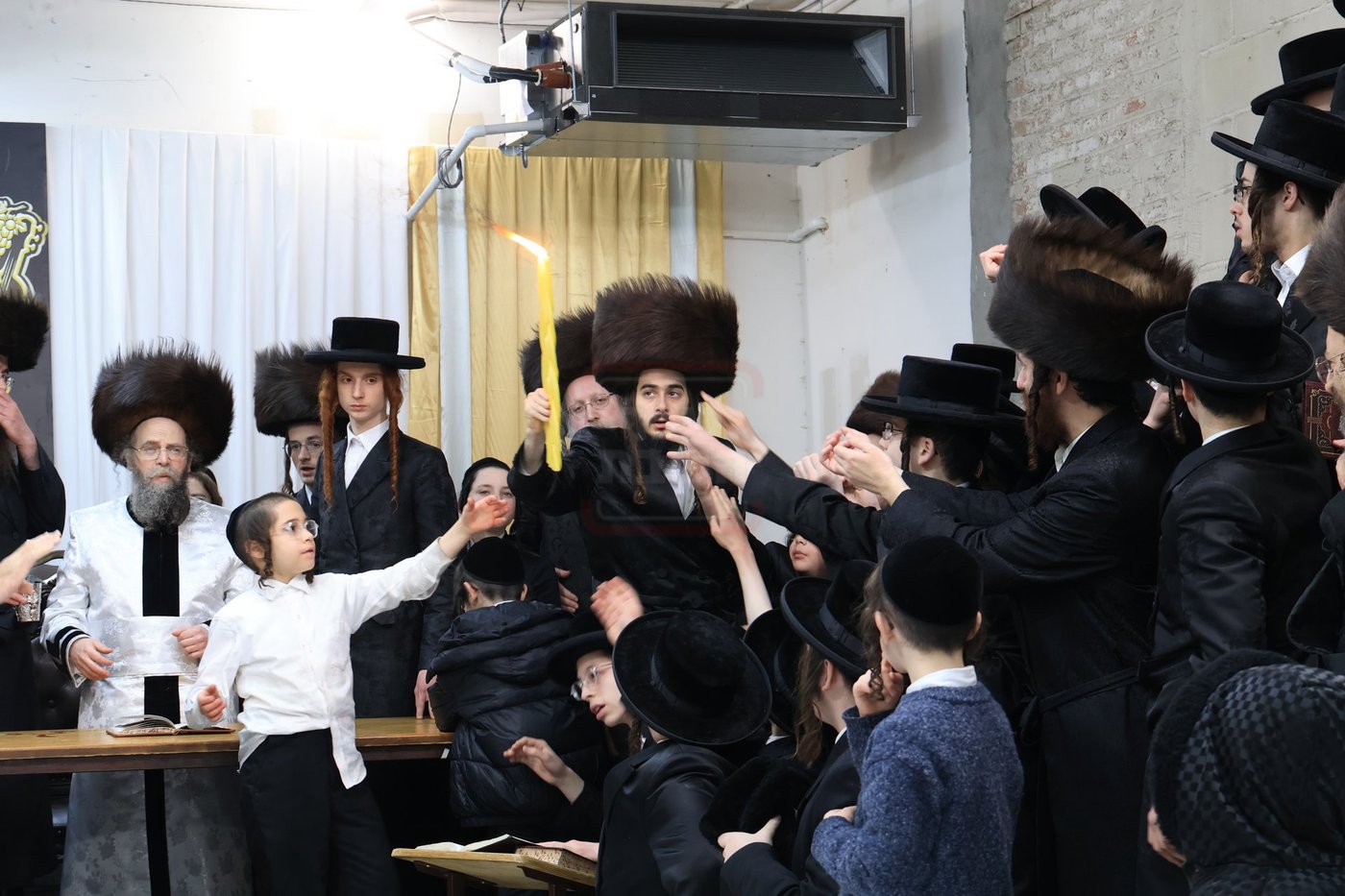 פארשפיל בחצה"ק קרעטשניף סיגט ווילאמסבורג