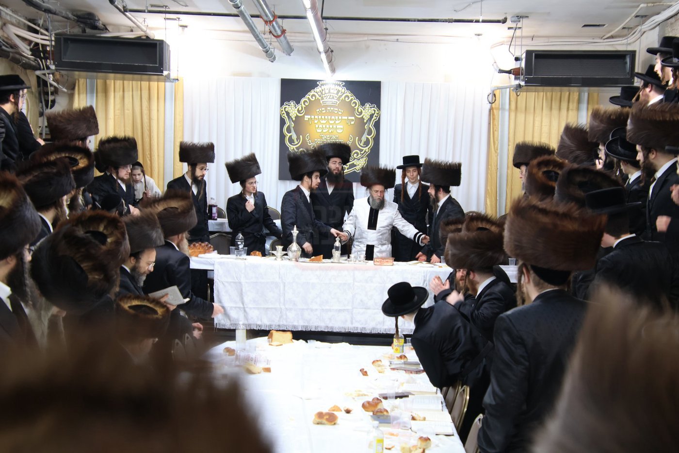 פארשפיל בחצה"ק קרעטשניף סיגט ווילאמסבורג