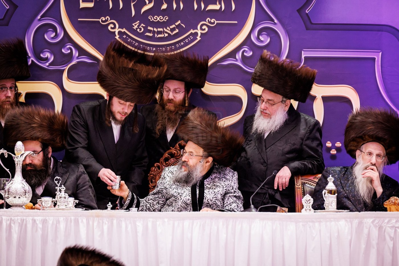 המעמד בבאבוב 45