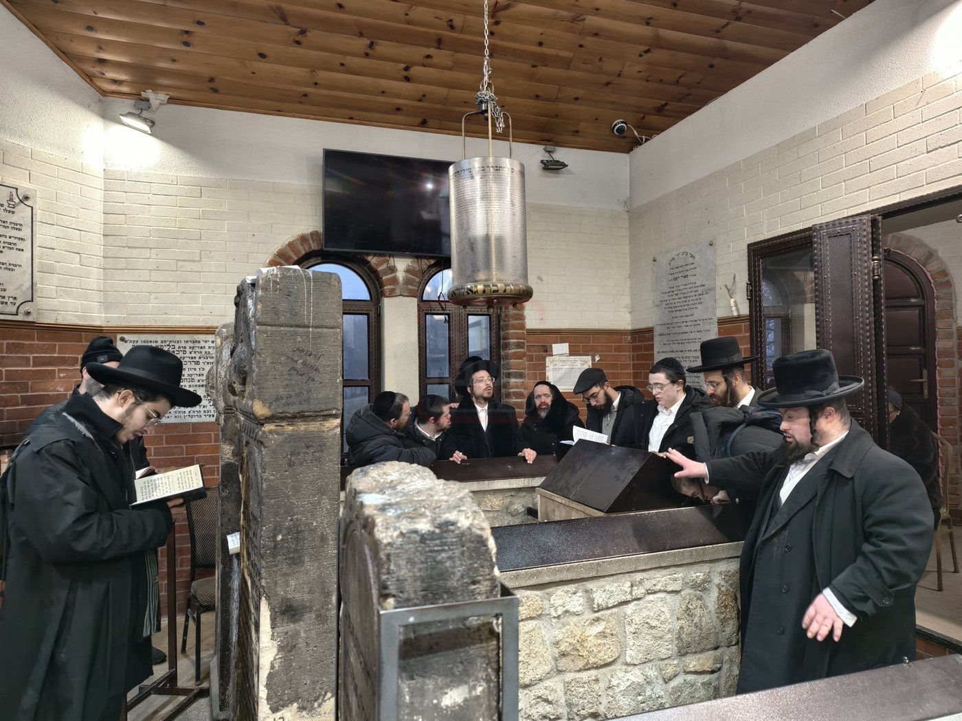 ישיבת אהובים מלונדון בטיול בהונגריה