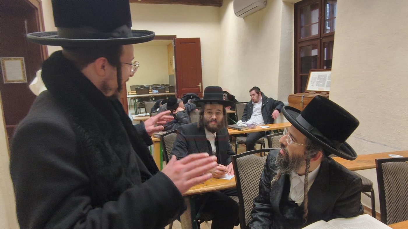 ישיבת אהובים מלונדון בטיול בהונגריה