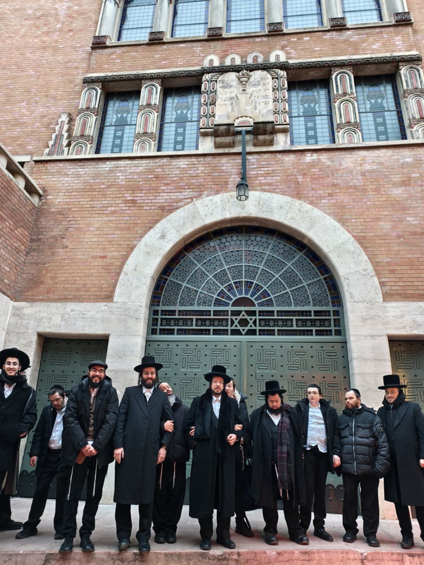 ישיבת אהובים מלונדון בטיול בהונגריה