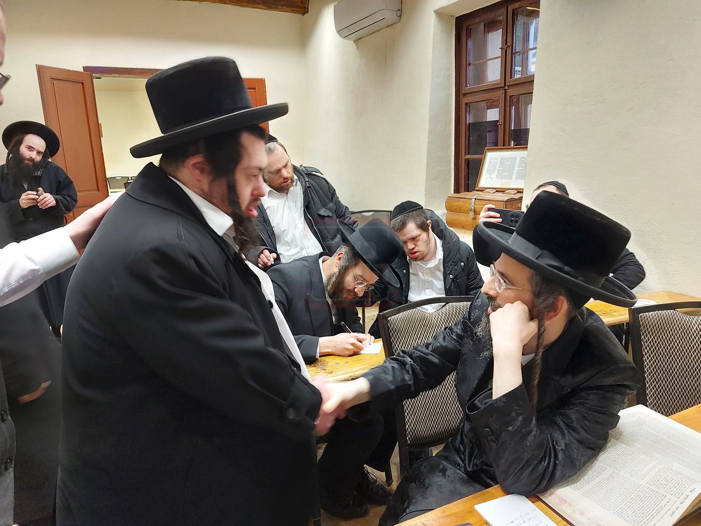 ישיבת אהובים מלונדון בטיול בהונגריה