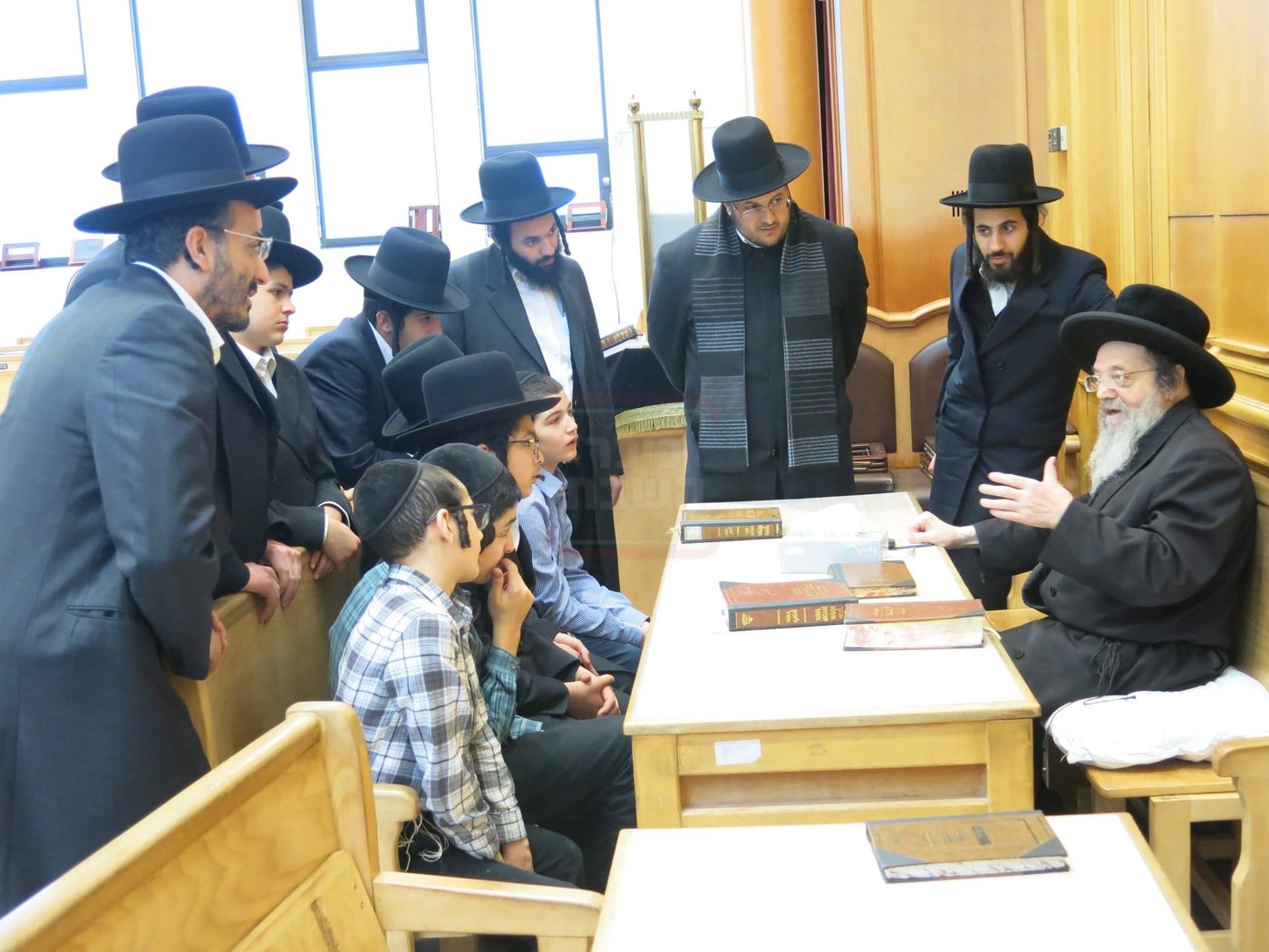 ילדי איראן אצל הגאון רבי שלמה זלמן וועבר