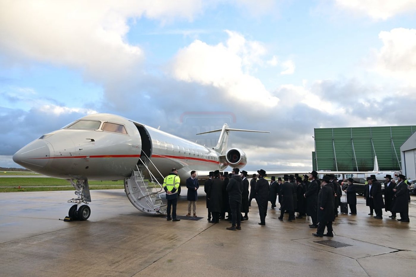 האדמו"ר מסאטמר במטוס בדרך למאנשטעסטער