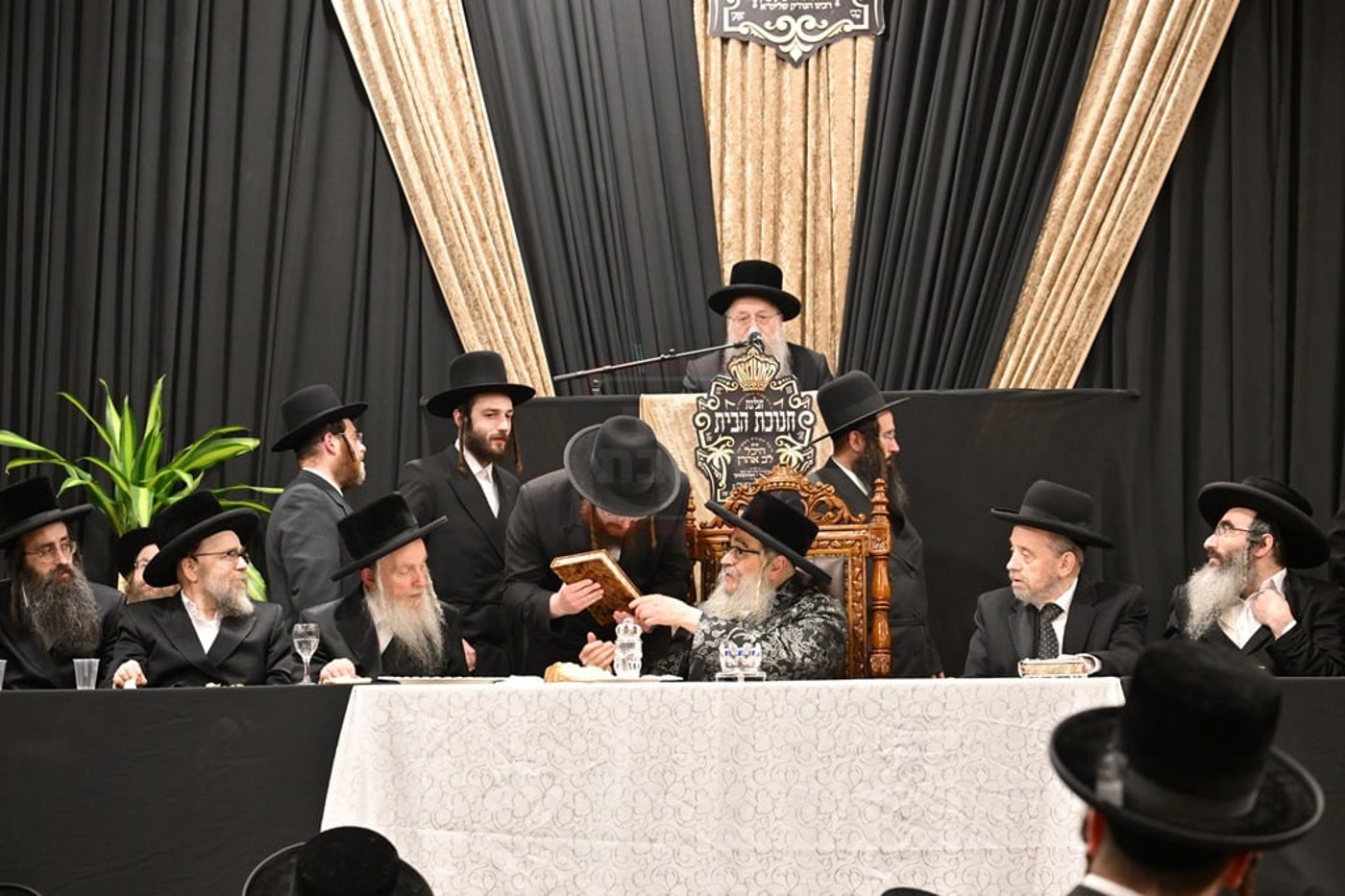 האדמו"ר מסאטמר בביקור הוד במאנשטעסער