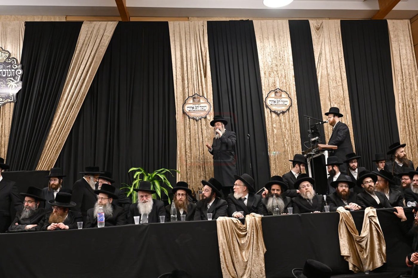 האדמו"ר מסאטמר בביקור הוד במאנשטעסער